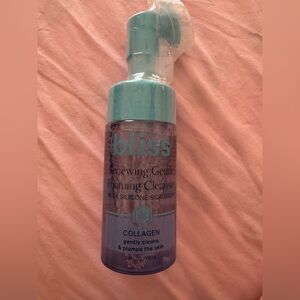 Nwt bliss renewing gentle foaming cleanser